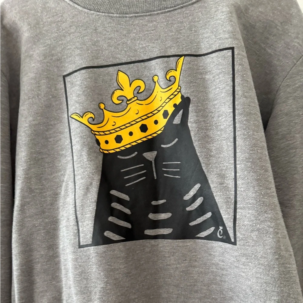 Women’s grey cat crew neck sweatshirt